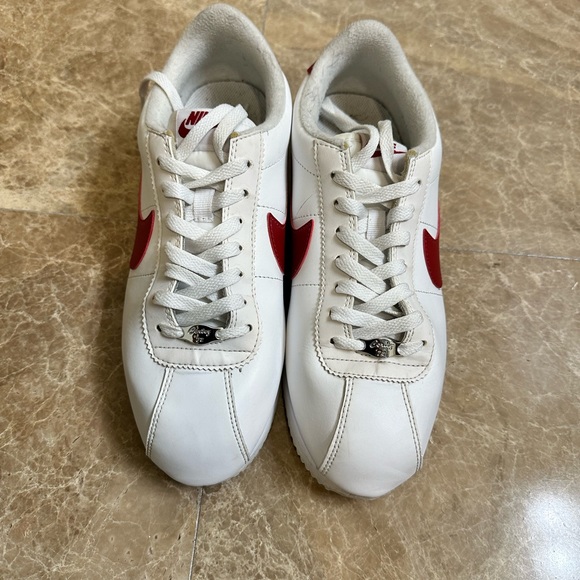 Nike snickers . Excellent condition . - Picture 1 of 6